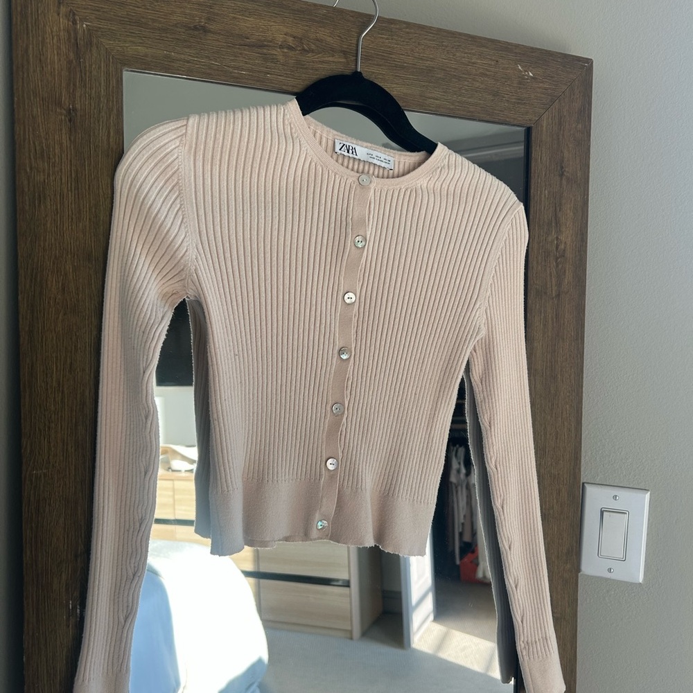 Zara Cream Ribbed Button-Up Top - Picture 2 of 3